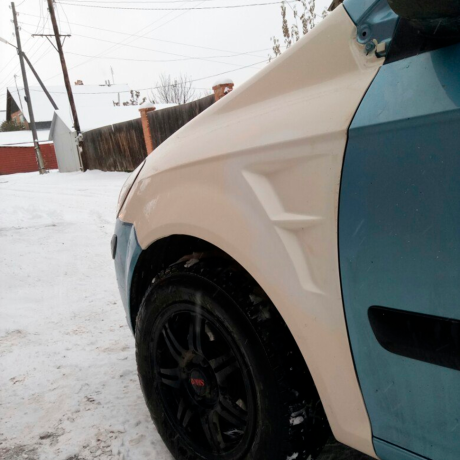 Пластиковые крылья с жабрами для Hyundai Getz рестайлинг (2004-2007 г.в.) купить недорого с доставкой в Находка
