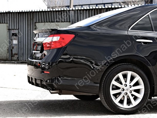 Диффузор заднего бампера var №2 (текстурный пластик) для Toyota Camry XV50 (2012-2014) купить недорого с доставкой в Находка